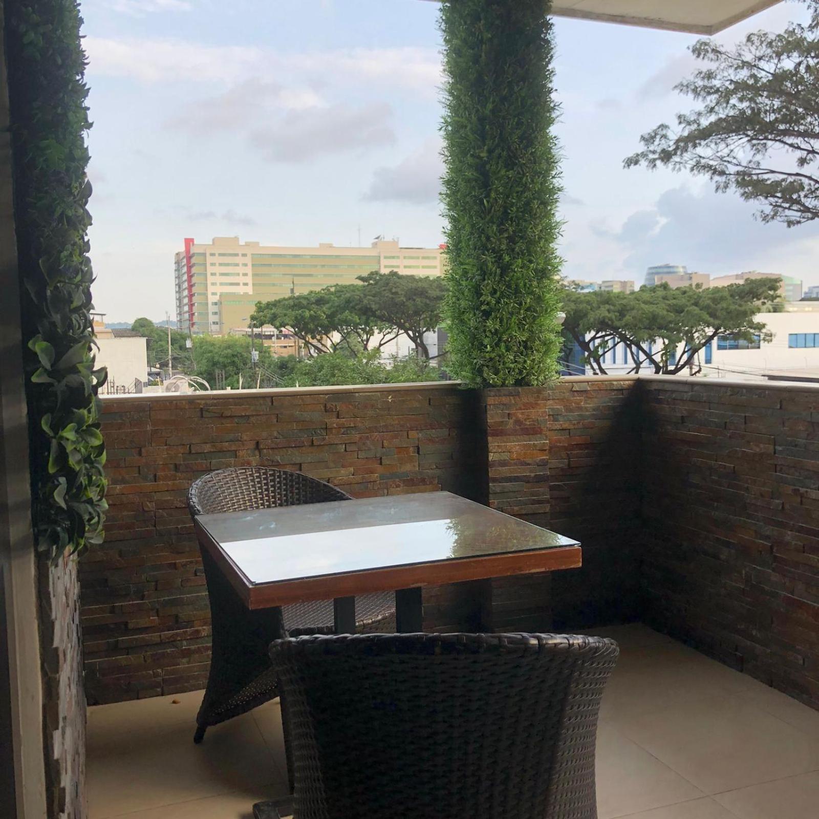 Hoteles En Guayaquil - Suites Guayaquil Cerca Del Aeropuerto Exterior foto